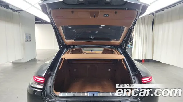Porsche Panamera 2023