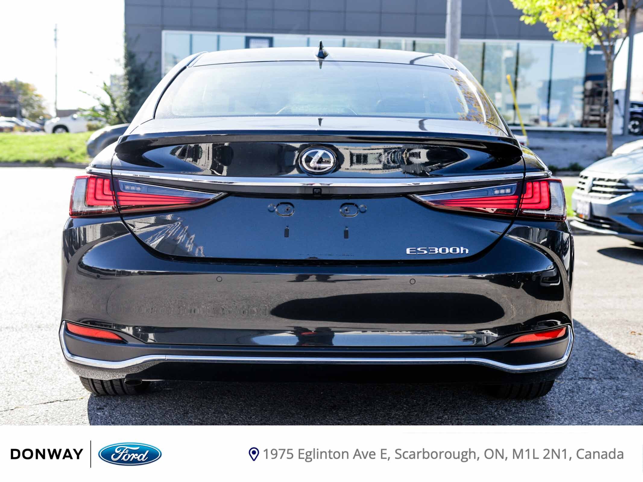 Lexus ES 2025