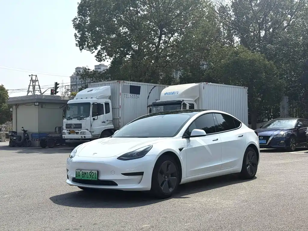 Tesla Model 3 2023