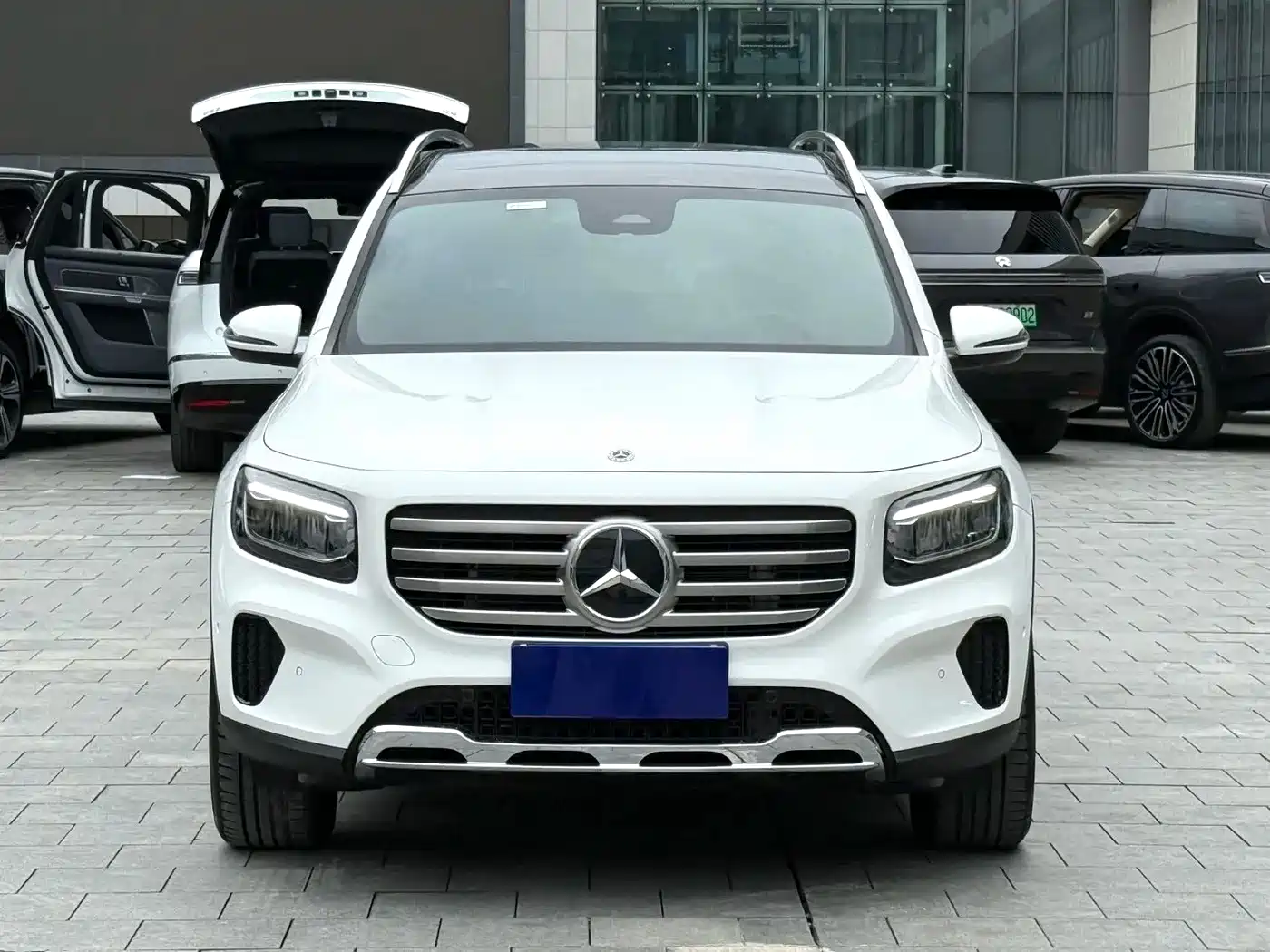 Mercedes-Benz GLB 2023