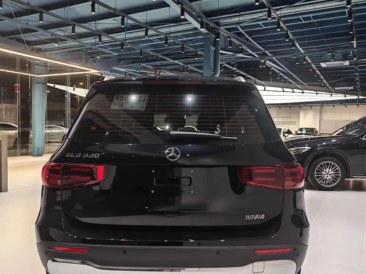Mercedes-Benz GLB 2024