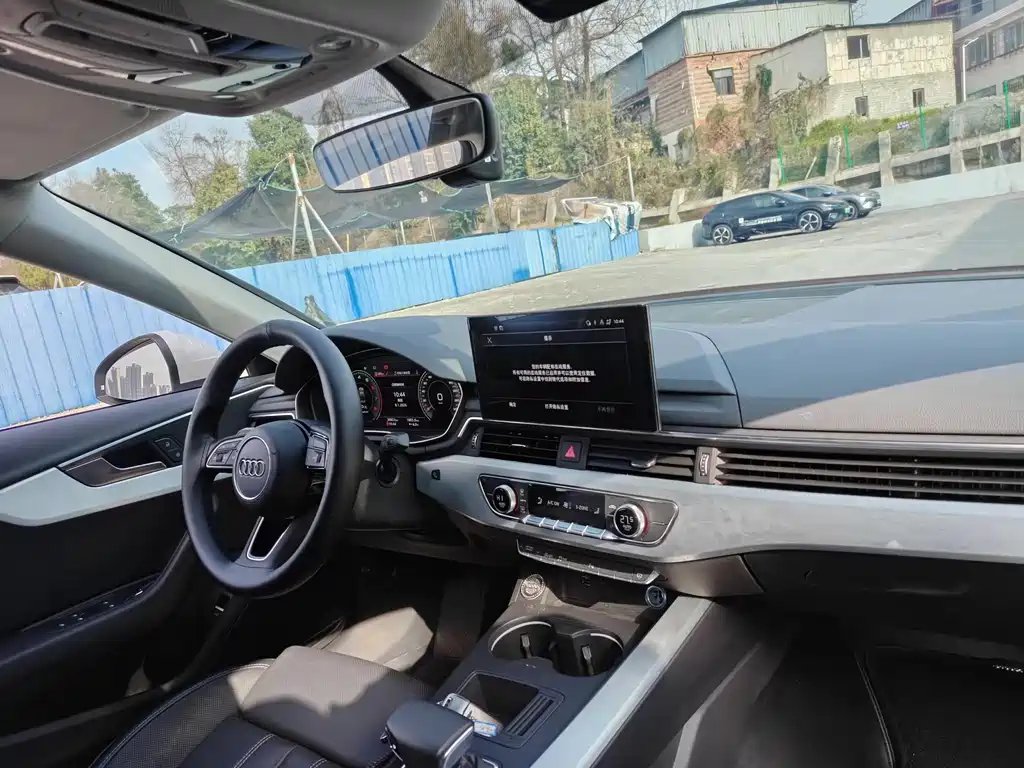 Audi A4 2023