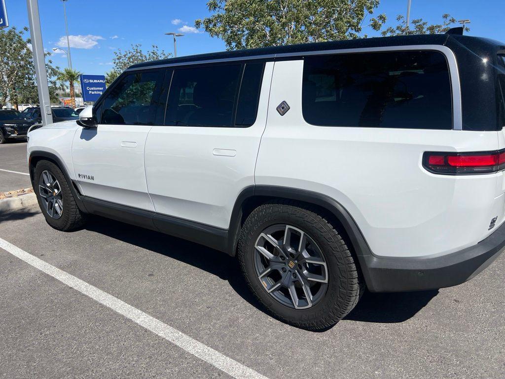 Rivian R1S 2025
