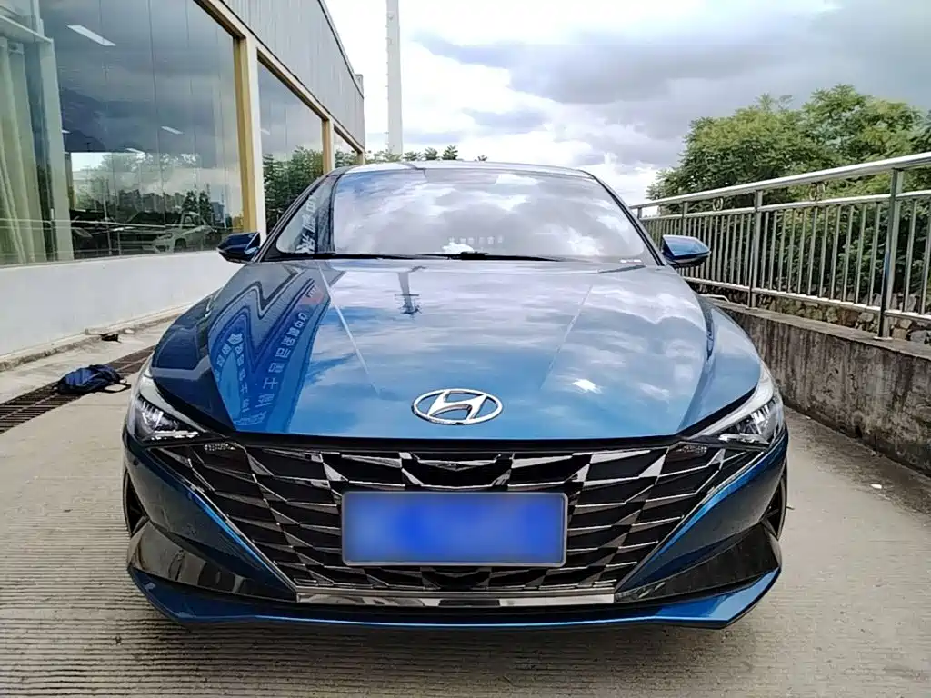 Hyundai Elantra 2022