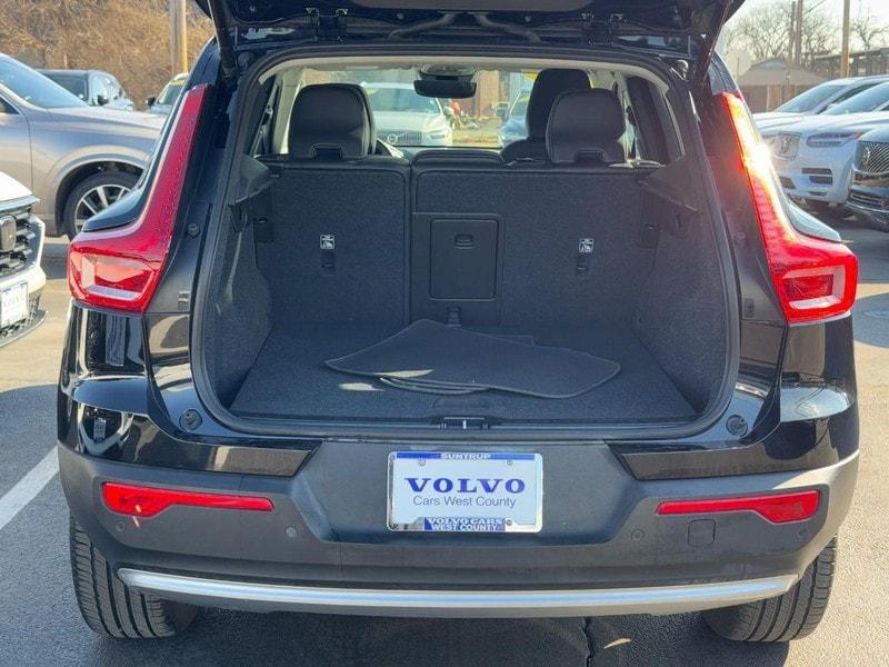 Volvo XC40 2025