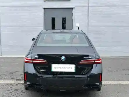 BMW i5 2025