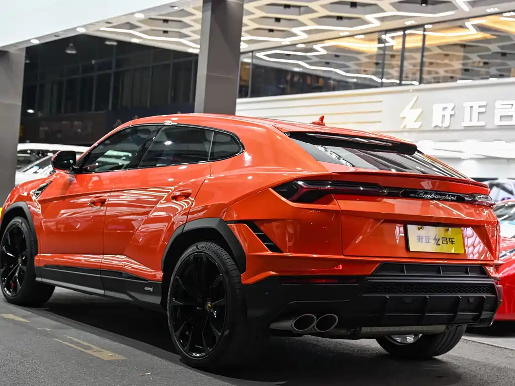 Lamborghini Urus 2024
