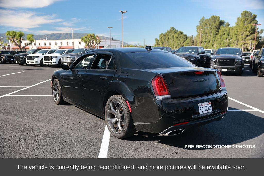 Chrysler 300 2022