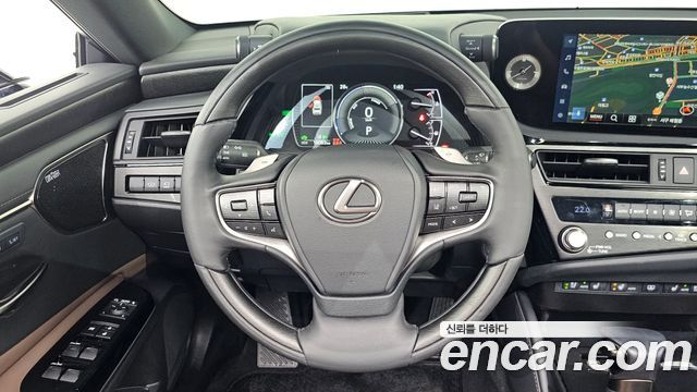 Lexus ES 2025