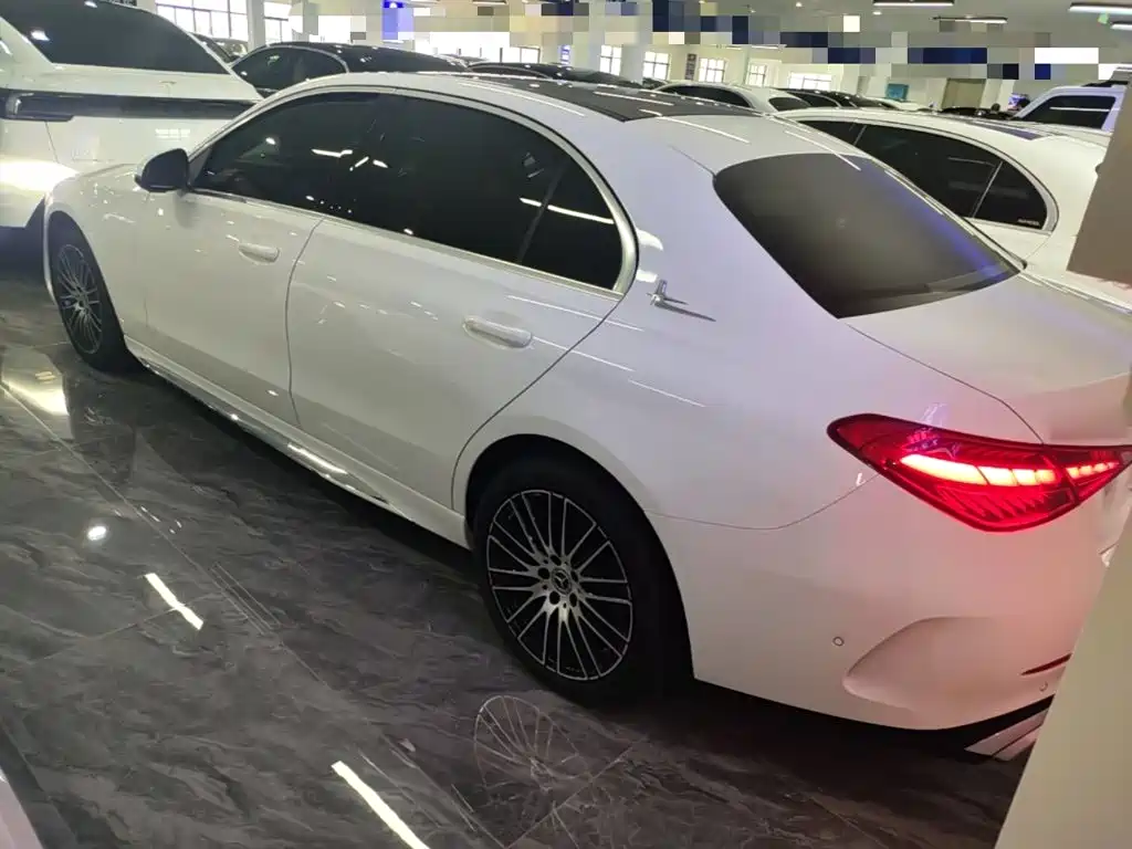Mercedes-Benz C-Класс 2024