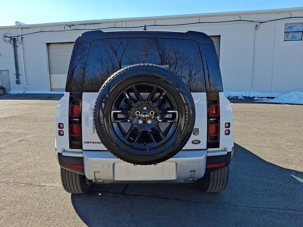 Land Rover Defender 2023