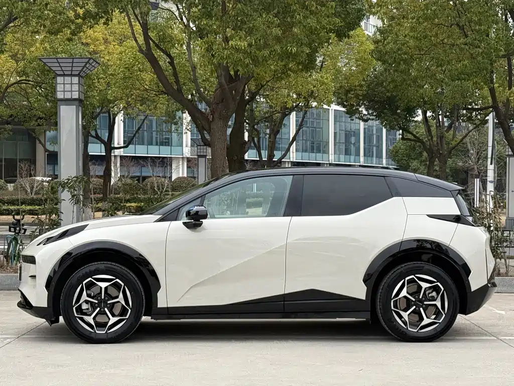 Zeekr X 2025
