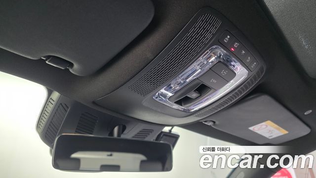 Mercedes-Benz GLB 2023