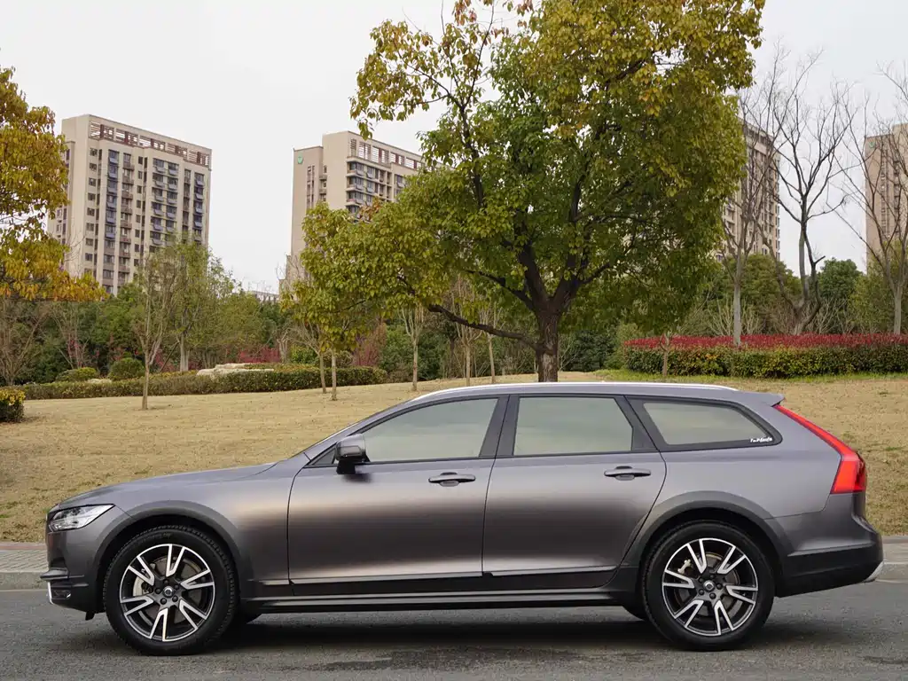 Volvo V90 2020