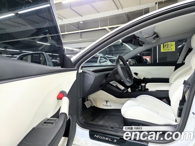 Tesla Model 3 2025