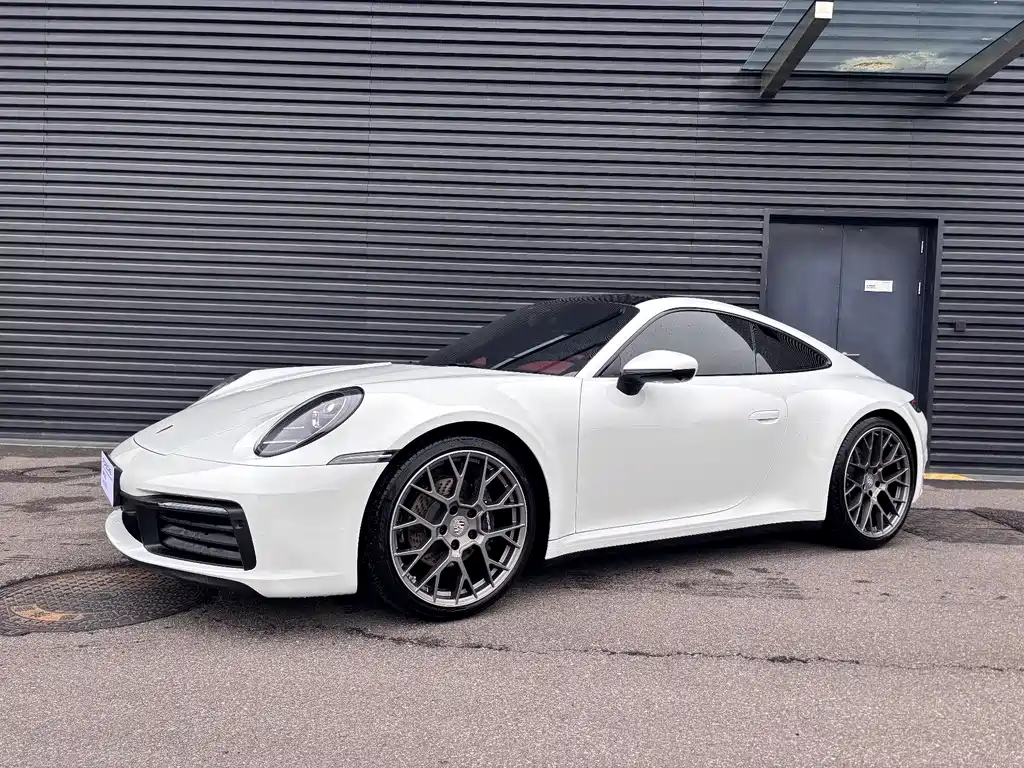 Porsche 911 2025