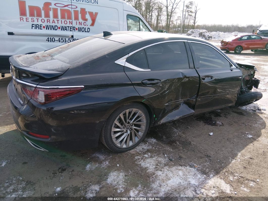 Lexus ES 2022