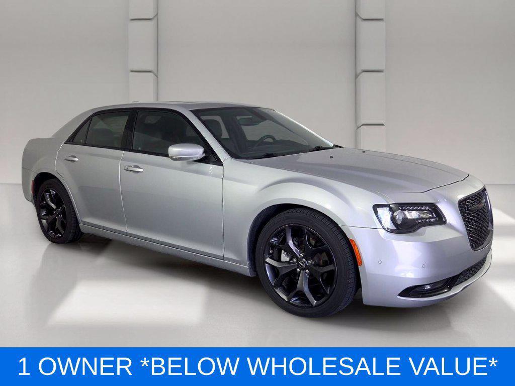 Chrysler 300 2023