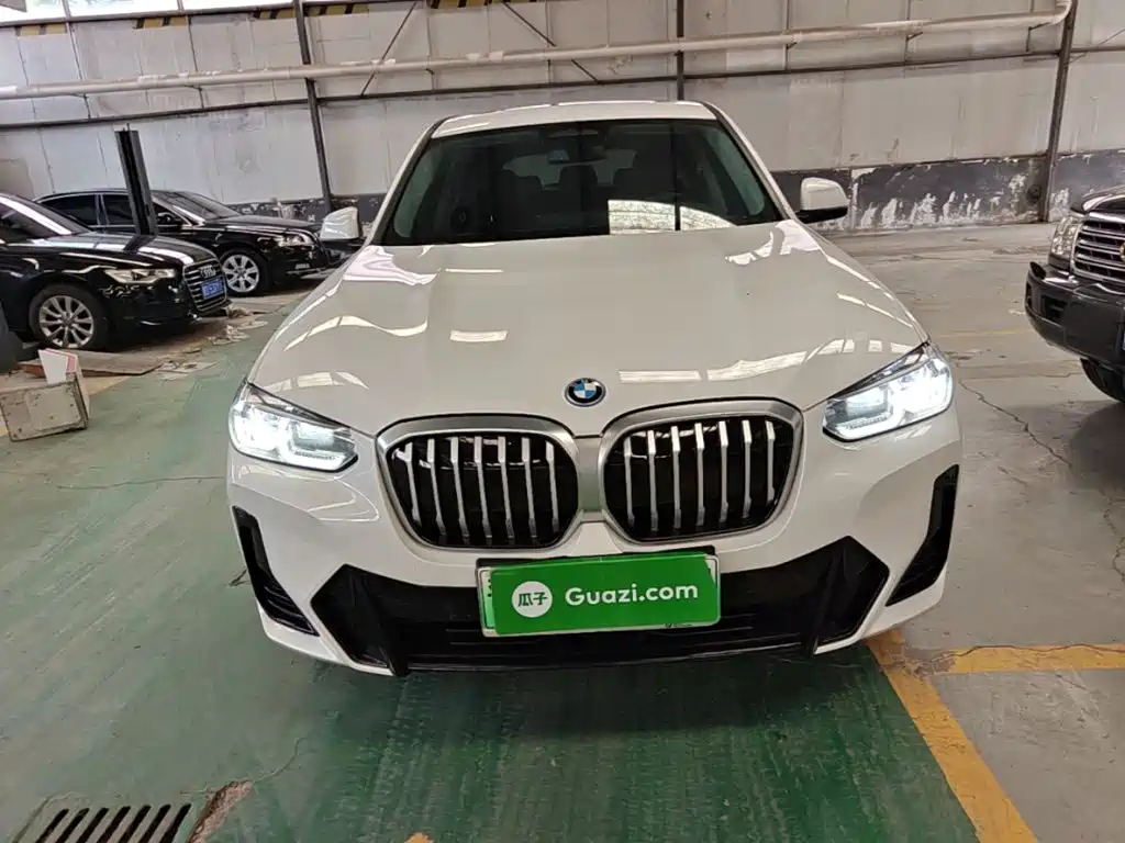BMW iX3 2024