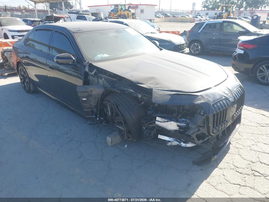 BMW 740 2025