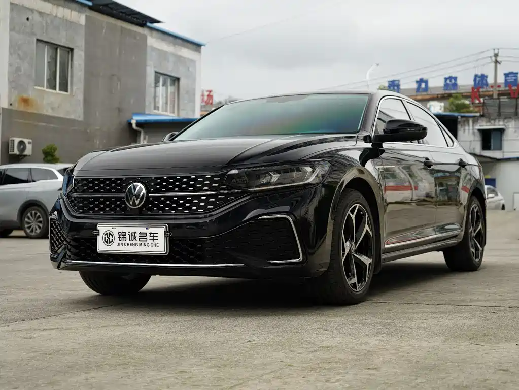 Volkswagen Passat 2025