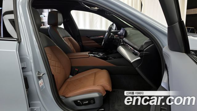 BMW 5 серии 2023