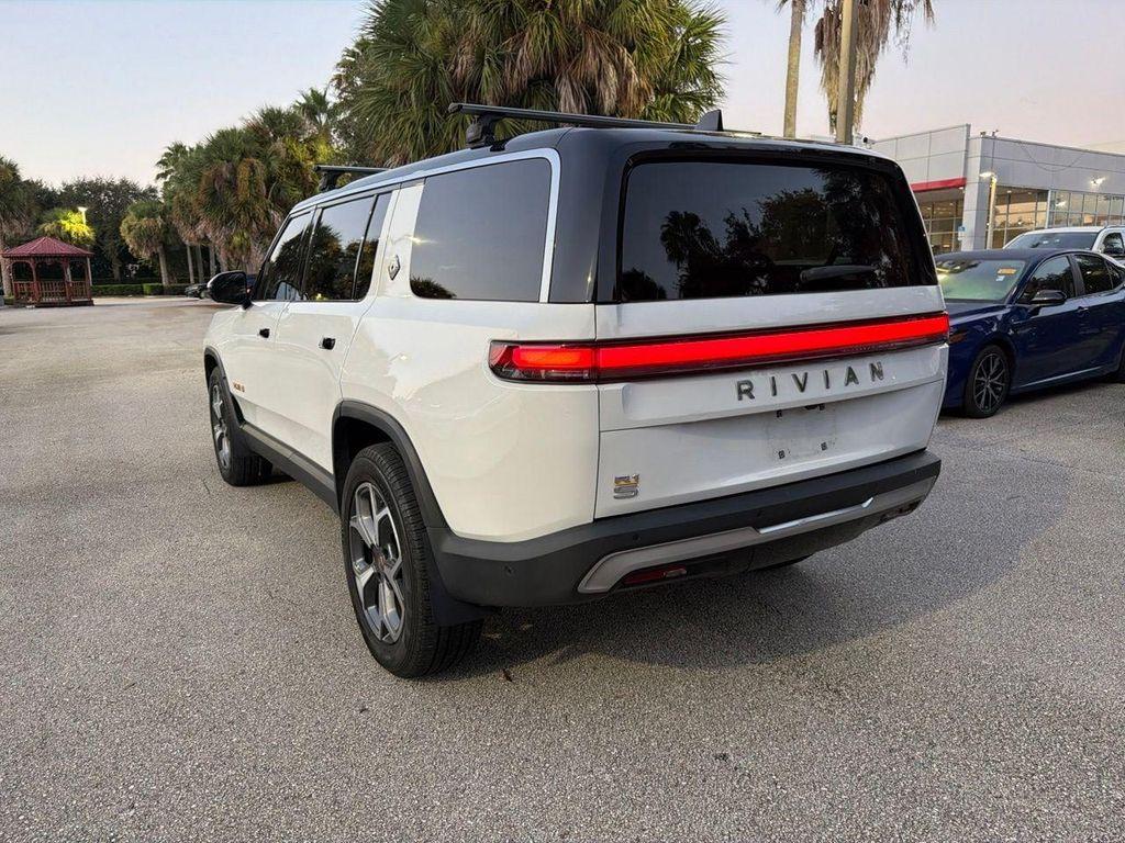 Rivian R1S 2023