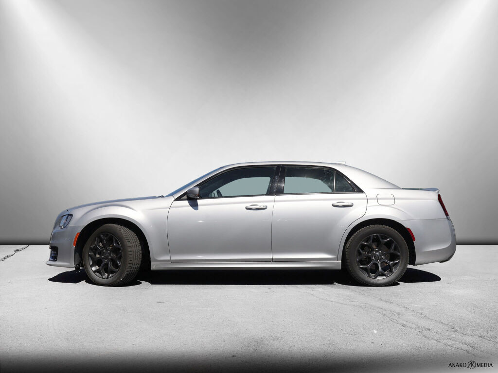 Chrysler 300 2023