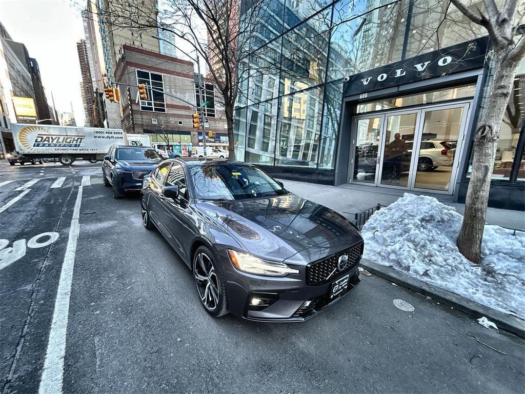 Volvo S60 2023