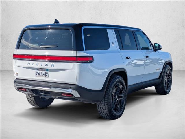 Rivian R1S 2022