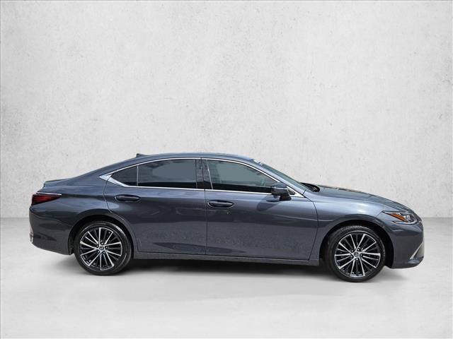 Lexus ES 2024