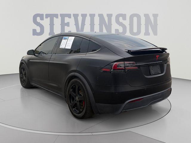 Tesla Model X 2022