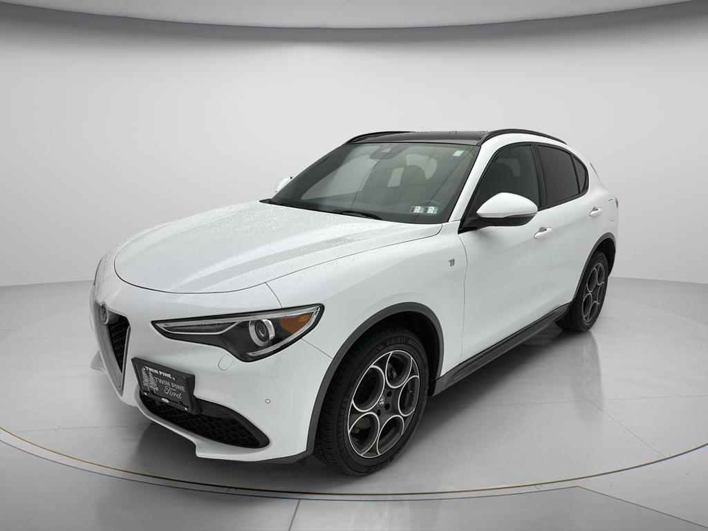 Alfa Romeo Stelvio 2023