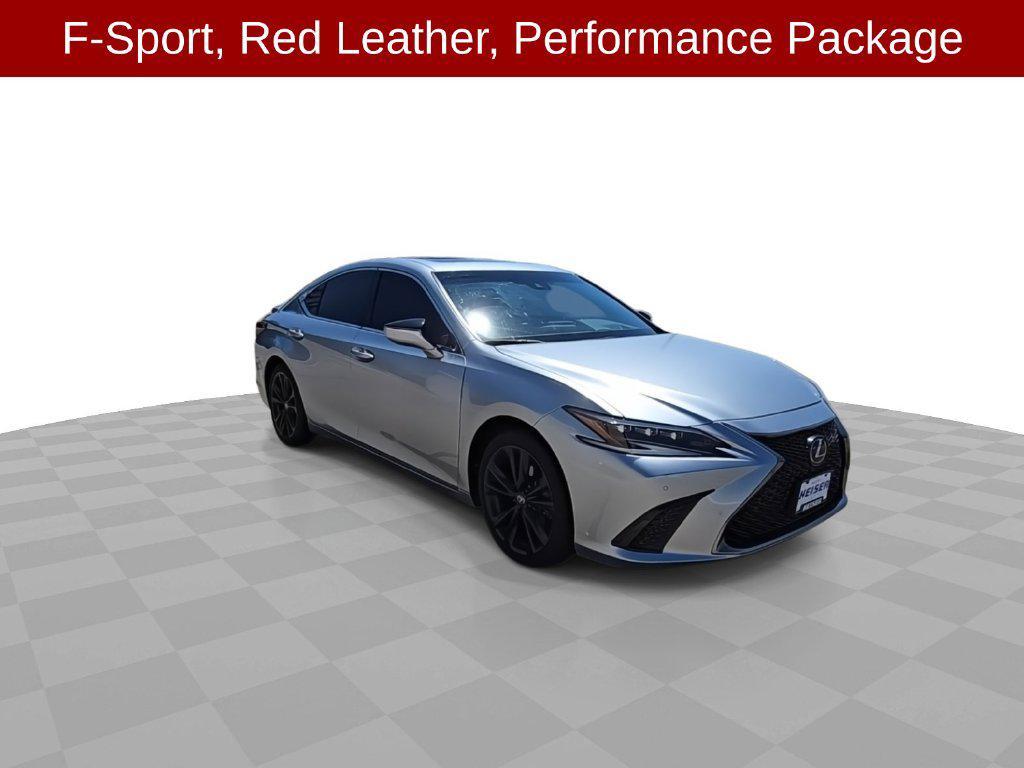 Lexus ES 2022