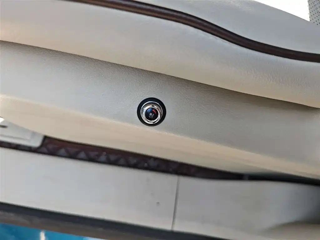 Buick GL8 2023