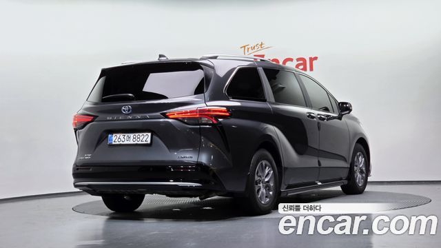 Toyota Sienna 2025
