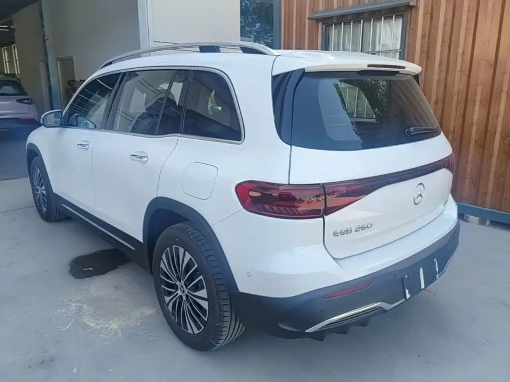 Mercedes-Benz EQB 2026