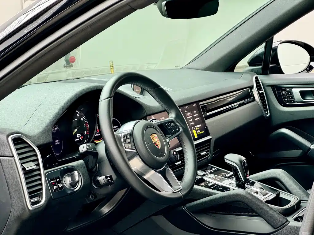 Porsche Cayenne 2021