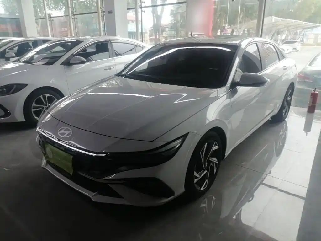 Hyundai Elantra 2024