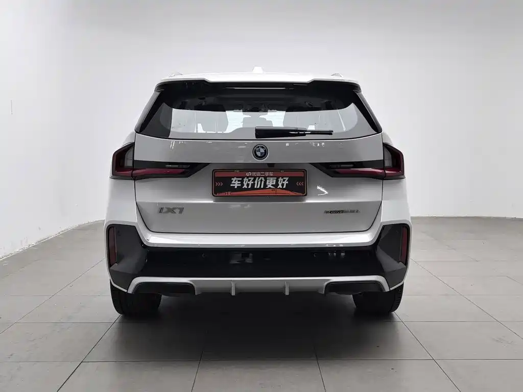 BMW iX1 2024