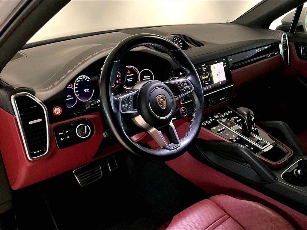 Porsche Cayenne 2022
