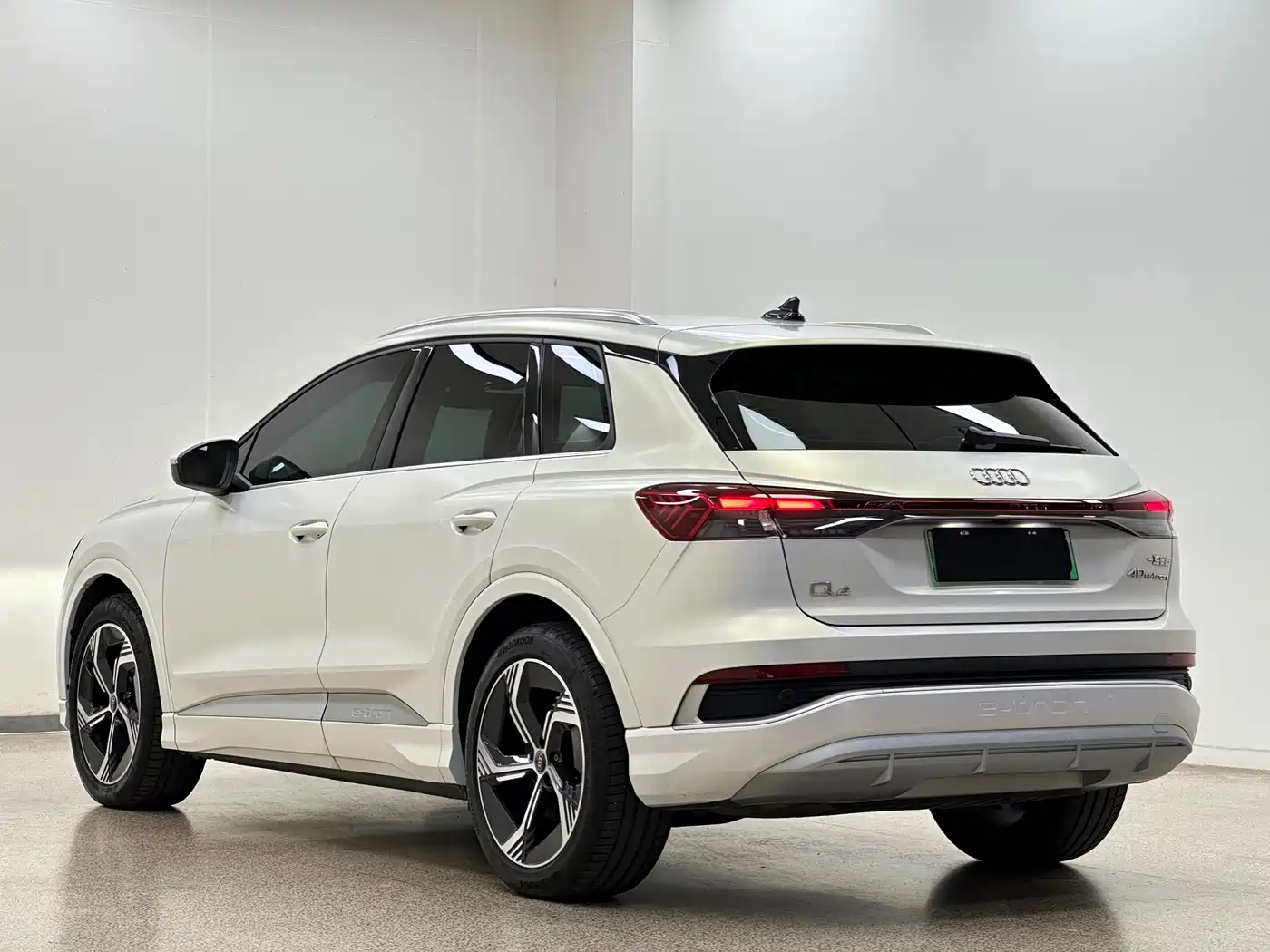 Audi Q4 e-tron 2024