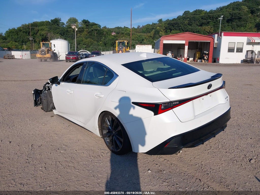 Lexus IS 2022