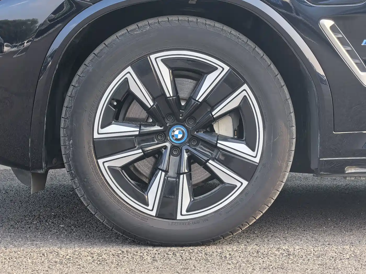 BMW iX3 2024