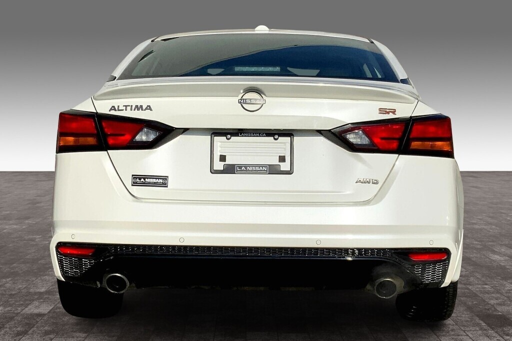 Nissan Altima 2024