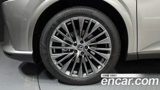 Lexus RX 2025