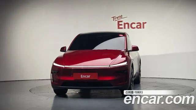 Tesla Model Y 2025