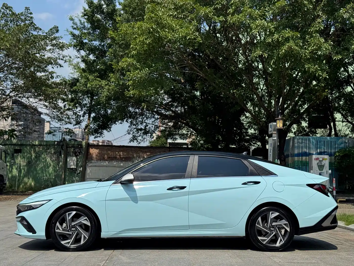 Hyundai Elantra 2024