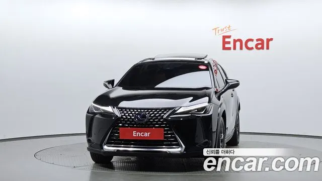 Lexus UX 2021