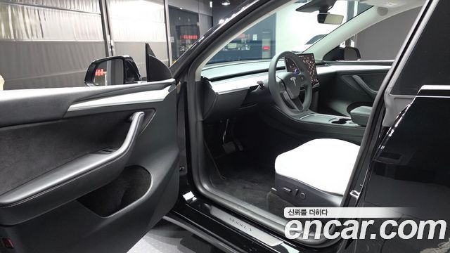 Tesla Model Y 2023